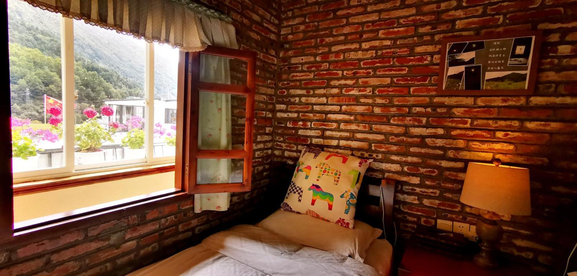 Kangding Guozhuang Nan Wu Hao Boutique Inn Exterior photo