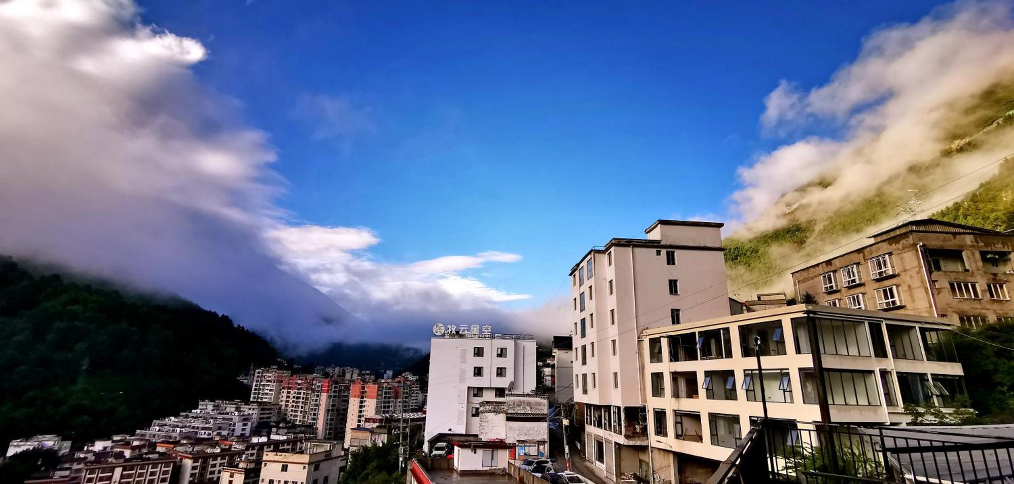 Kangding Guozhuang Nan Wu Hao Boutique Inn Exterior photo